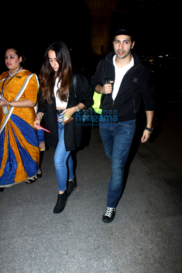 priyanka chopra varun dhawan yami gautam and others snapped at the airport 2