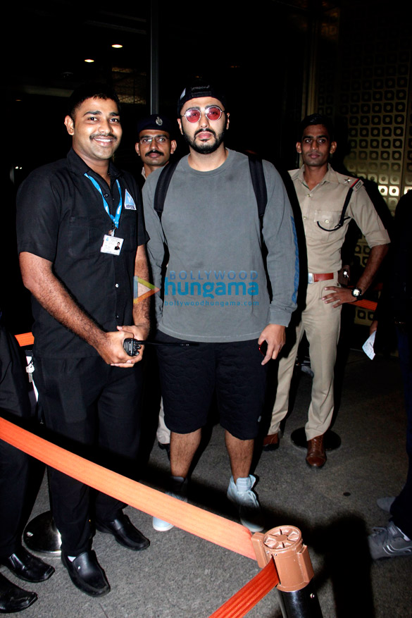 ranveer singh arjun kapoor bhumi pednekar huma qureshi and others snapped at the airport 7