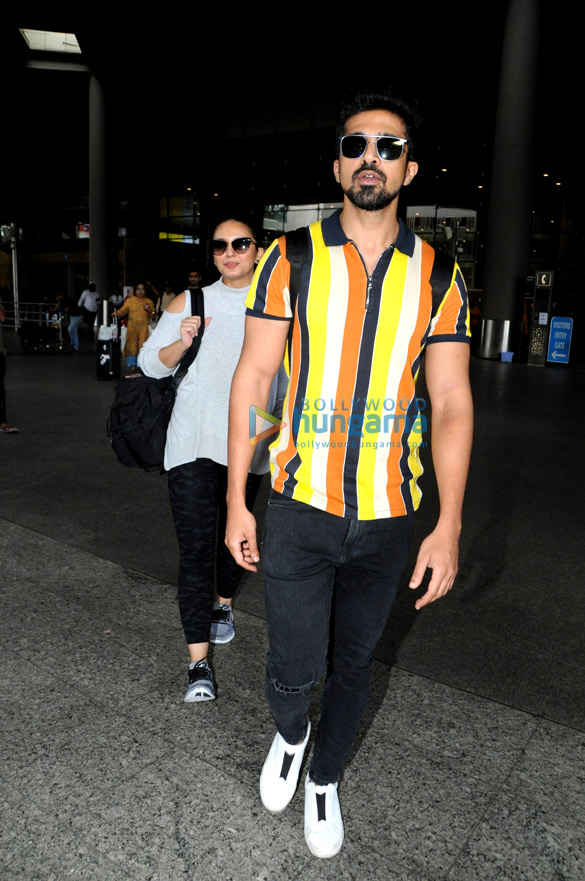 ranveer singh arjun kapoor bhumi pednekar huma qureshi and others snapped at the airport 8