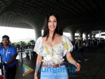 Ranveer Singh, Sonam Kapoor Ahuja and others snapped at the airport