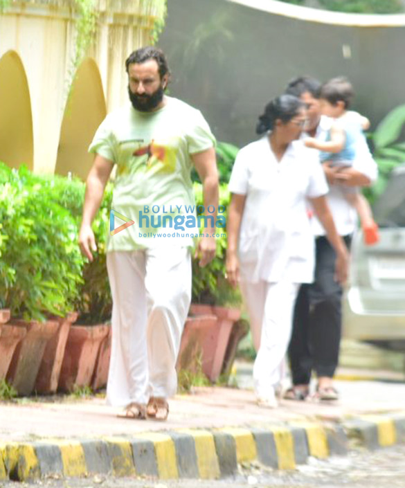 saif ali khan and taimur ali khan snapped near their house in bandra 4