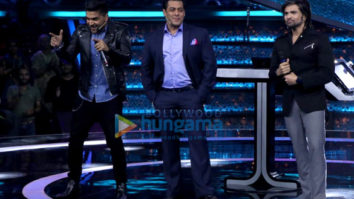 Salman Khan, Guru Randhawa and Himesh Reshammiya snapped on the sets of Dus Ka Dum