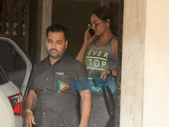 Sara Ali Khan and Sonakshi Sinha snapped at the gym