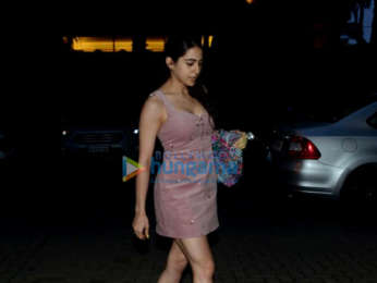 Sara Ali Khan snapped post her yoga session in Bandra