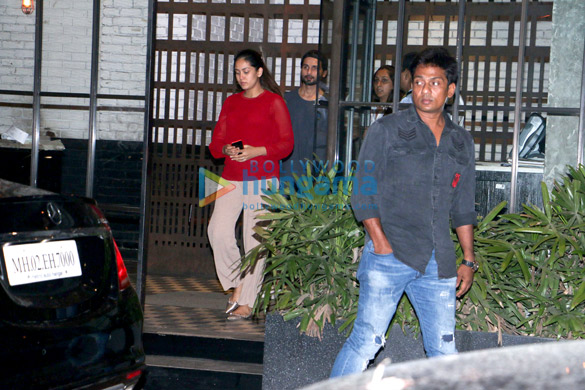 Shahid Kapoor and Mira Rajput snapped in Andheri Shahid Kapoor and Mira Rajput snapped in Andheri
