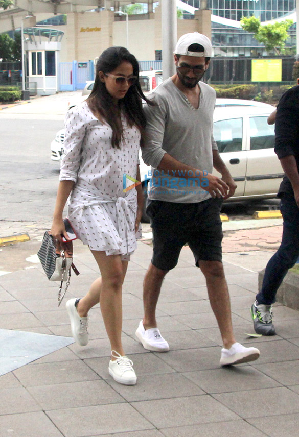 shahid kapoor and mira rajput spotted at yauacha in bkc 4