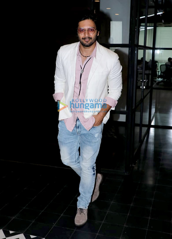 sonakshi sinha jimmy sheirgill and ali fazal promote happy phir bhag jayegi at eros office 3