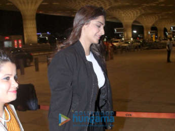 Sonam Kapoor Ahuja, Tiger Shroff and others snapped at the airport last night