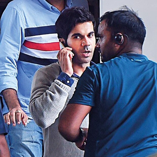 Sonam Kapoor and Rajkummar Rao shoot at Gurgaon metro station for Ek Ladki Ko Dekha Toh Aisa Laga Sonam Kapoor and Rajkummar Rao shoot at Gurgaon metro station for Ek Ladki Ko Dekha Toh Aisa Laga