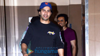 Varun Dhawan, Farhan Akhtar and others snapped at PVR, Juhu