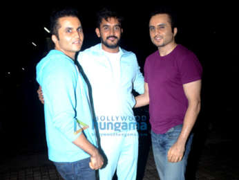 Varun Dhawan, Farhan Akhtar and others snapped at PVR, Juhu