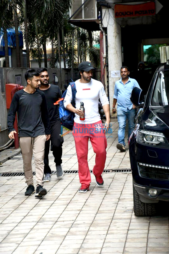 varun dhawan snapped at post rehearsals for abcd any body can dance 3 5