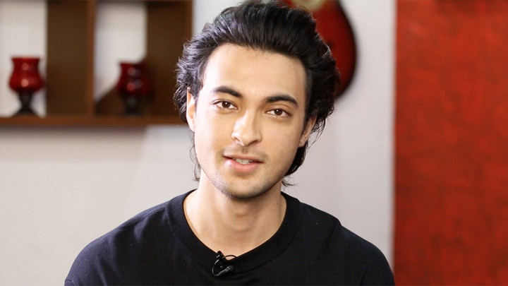 Aayush Sharma REVEALS about his superb connection with SALMAN KHAN & SALIM KHAN Aayush Sharma REVEALS about his superb connection with SALMAN KHAN & SALIM KHAN