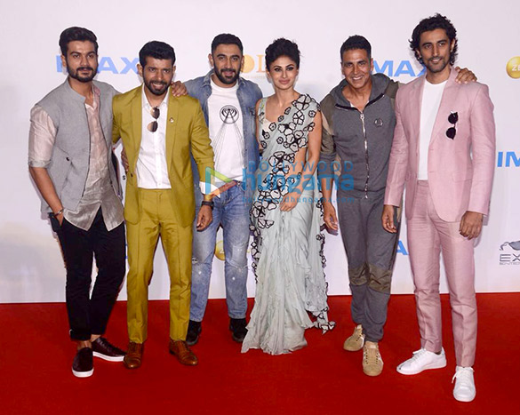 Akshay Kumar, Mouni Roy and Ritesh Sidhwani grace the IMAX trailer and poster launch of Gold Akshay Kumar, Mouni Roy and Ritesh Sidhwani grace the IMAX trailer and poster launch of Gold