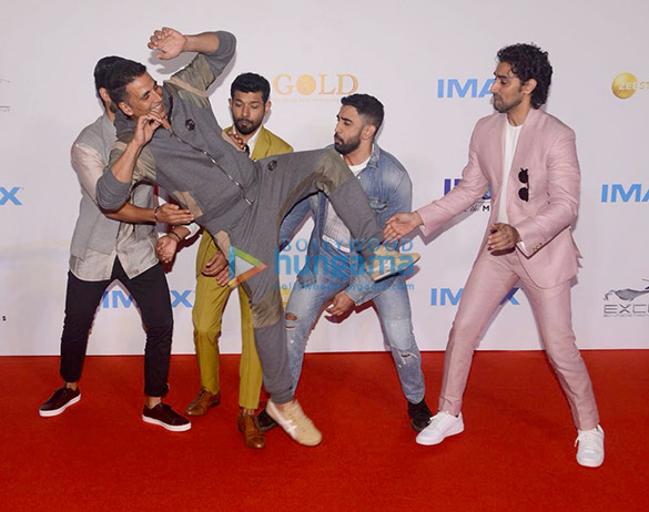 akshay kumar mouni roy and ritesh sidhwani grace the imax trailer and poster launch of gold1 4