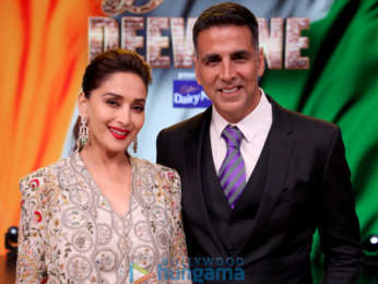 Akshay Kumar and Mouni Roy promote their film Gold on Colors Dance Deewane