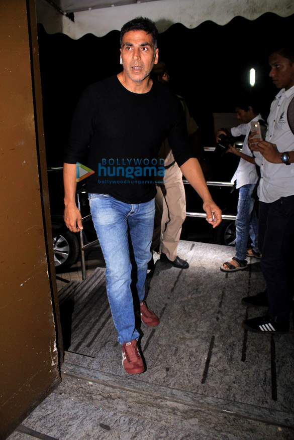 Akshay Kumar spotted at PVR, Juhu Akshay Kumar spotted at PVR, Juhu