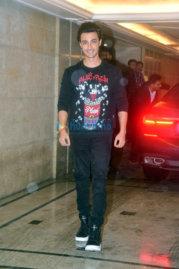 alia bhatt parineeti chopra sara ali khan and others snapped at priyanka chopras house 1