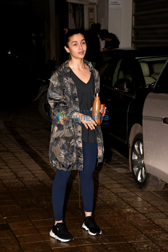 alia bhatt snapped after dance rehearsals in andheri 4