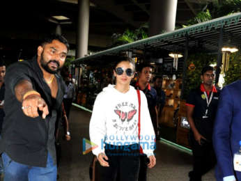 Alia Bhatt, Janhvi Kapoor and others snapped at the airport