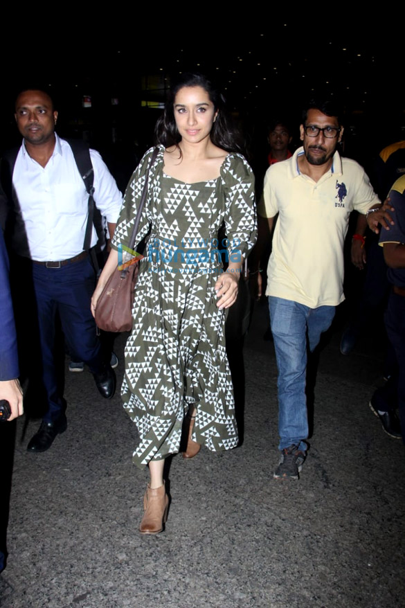 anushka sharma varun dhawan shraddha kapoor and others snapped at the airport last night 4