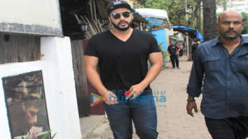 Arjun Kapoor spotted at Hakim’s Aalim salon in Varsova