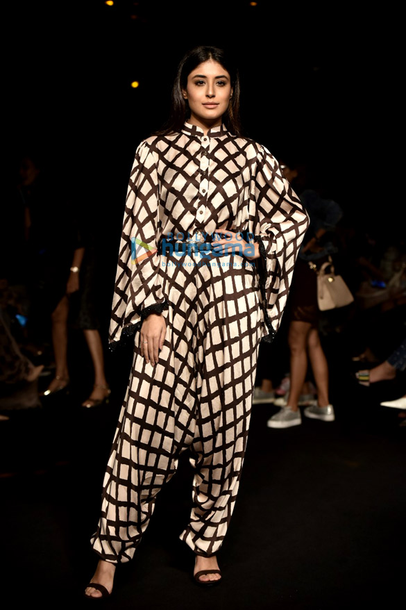 celebs grace lakme fashion week 2018 day 5 18