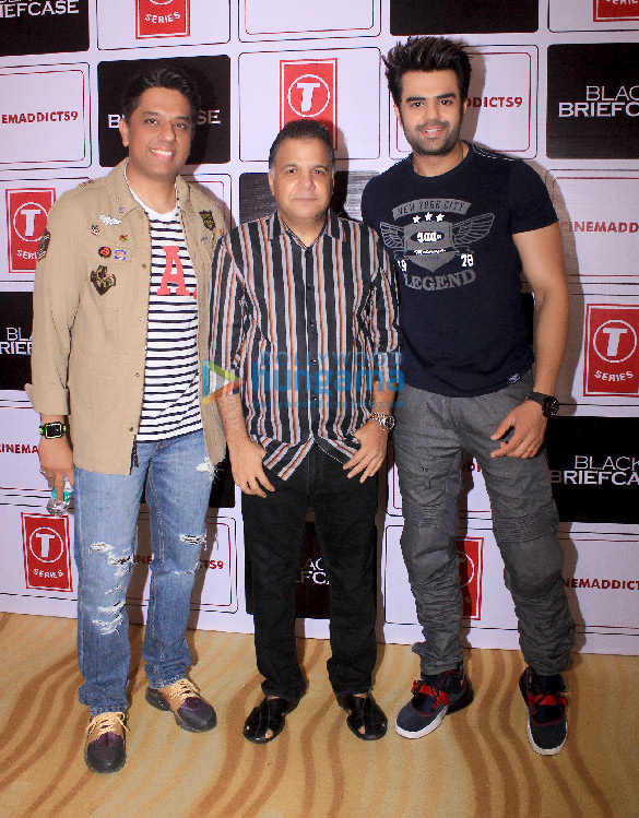 celebs grace the preview of maniesh pauls short film black briefcase 5