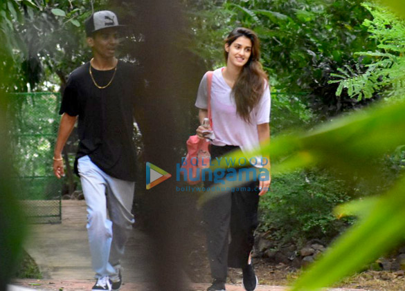 disha patani snapped after dance class in bandra 3