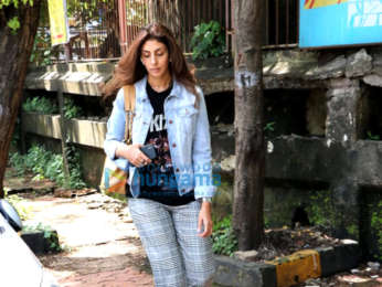 Farah Khan and Shweta Nanda snapped at Kromakay salon in Juhu