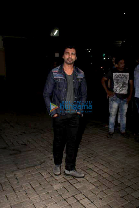 farhan akhtar and other celebs grace the special screening of gold 13