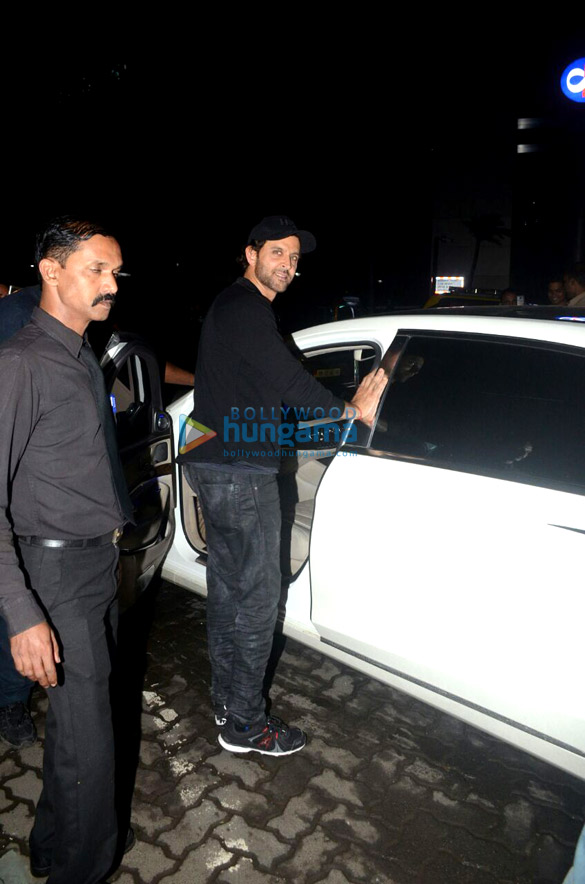 hrithik roshan sussanne khan and others snapped at yauatcha in bkc 6