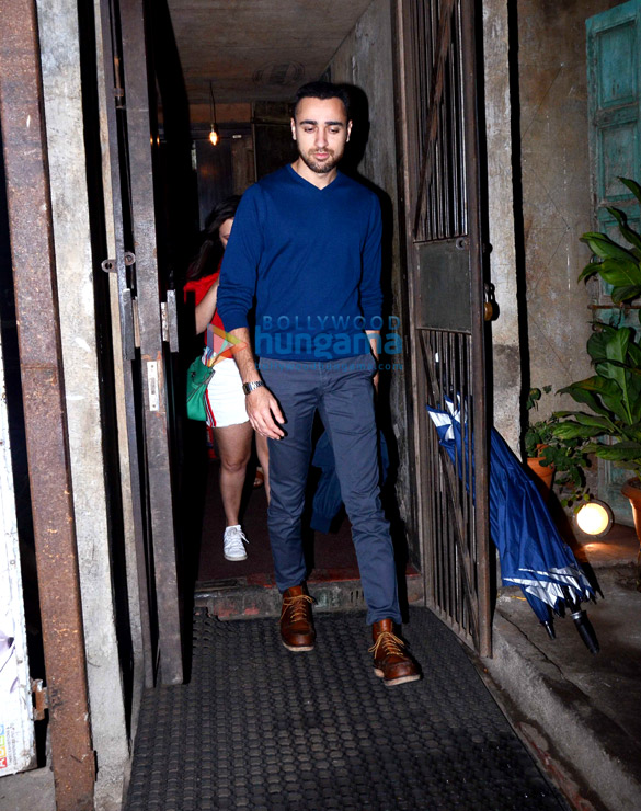 imran khan snapped at pali bhavan in bandra 4