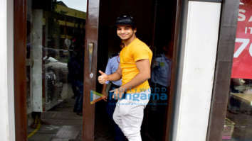 Ishaan Khatter, Khushi Kapoor and Janhvi Kapoor snapped at Bastian in Bandra