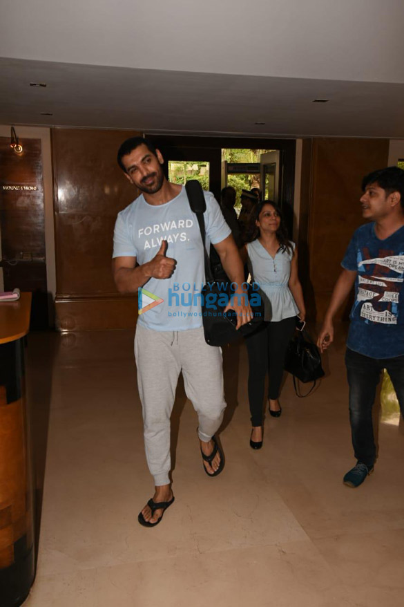 john abraham snapped in juhu 6