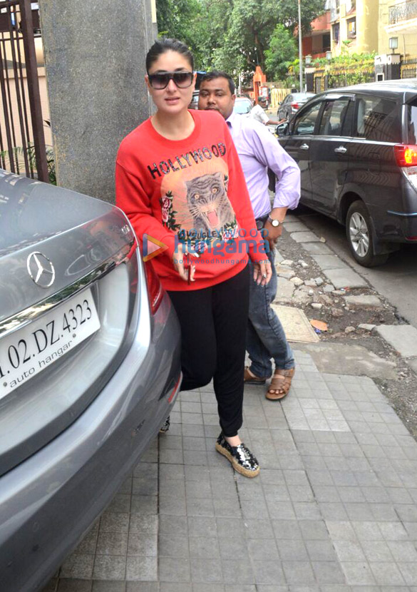 kareena kapoor khan and taimur ali khan snapped at kunal khemus residence at khar 1