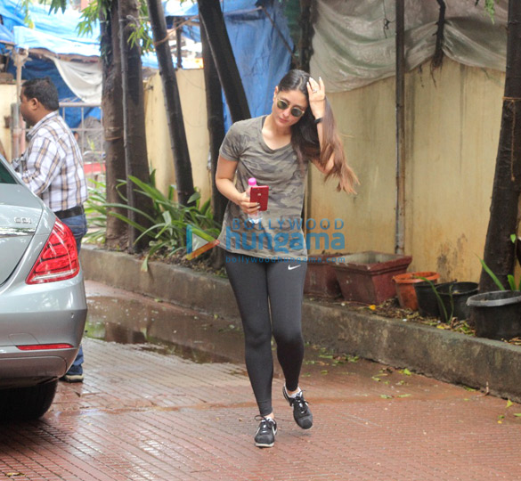 kareena kapoor khan snapped at the gym 1 9