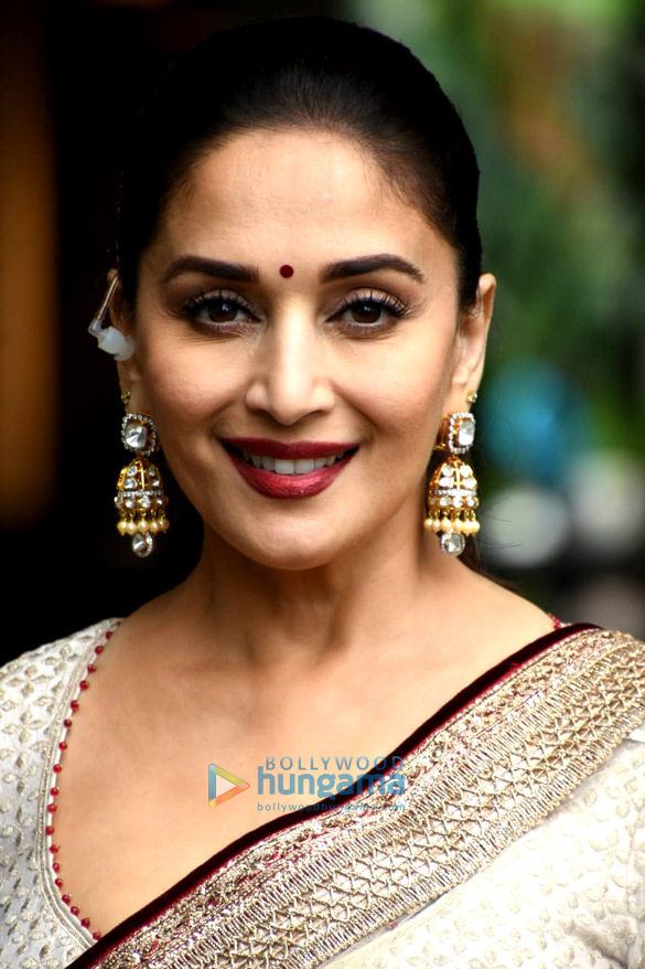 madhuri dixit snapped on sets dance deewane 6
