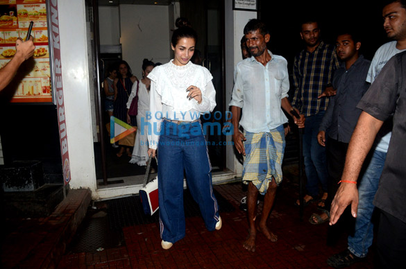 malaika arora spotted at bastian in bandra 4