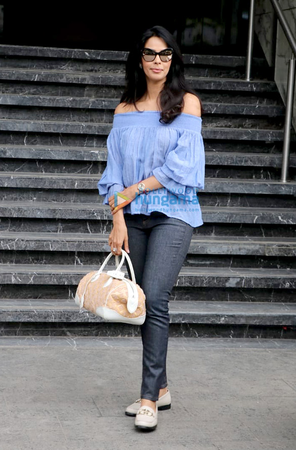 Mallika Sherawat spotted at Juhu Mallika Sherawat spotted at Juhu