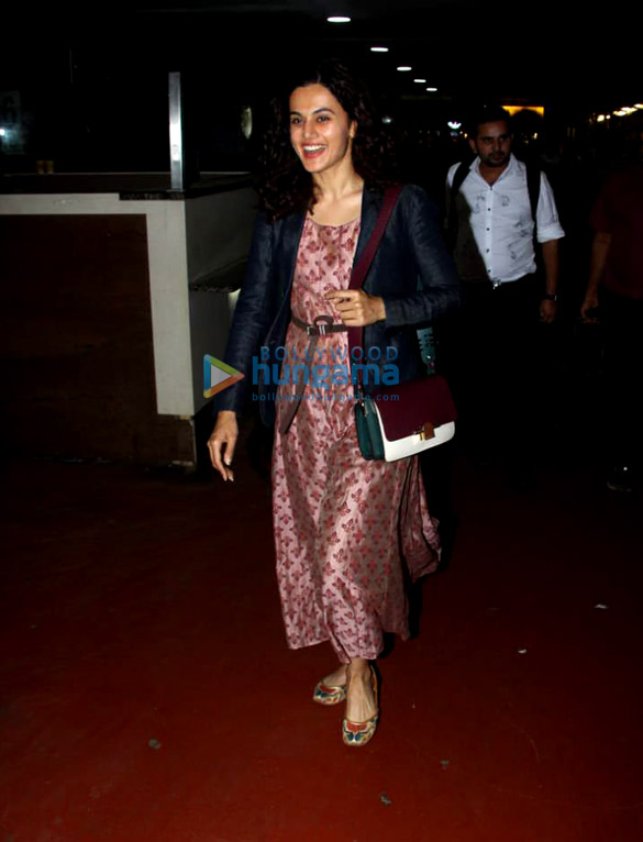 manoj bajpayee and taapsee pannu snapped at the airport 4