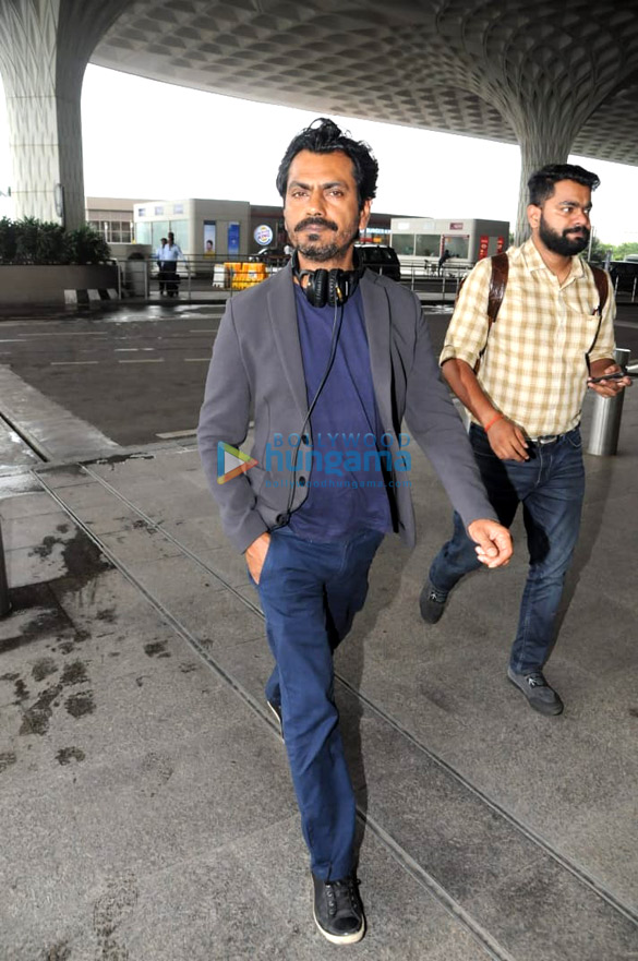 nawazuddin siddiqui snapped at the airport 4