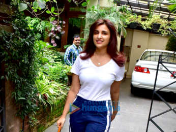 Parineeti Chopra spotted after a salon session in Bandra