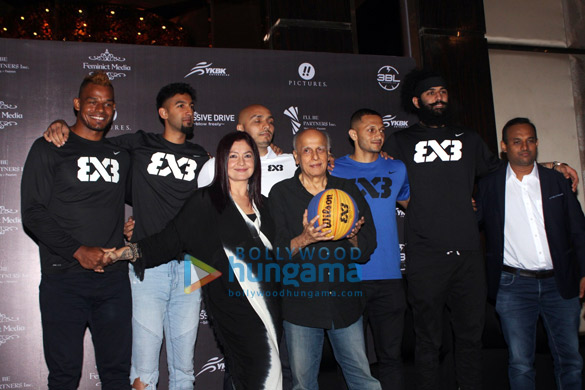 pooja bhatt mahesh bhatt and rohit bakshi for a press meet with team delhi 3bl 6