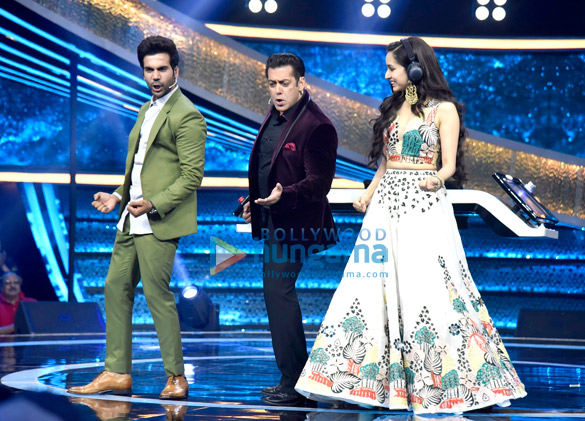 rajkummar rao and shraddha kapoor promote stree on salman khans dus ka dum 3