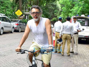 Rakeysh Omprakash Mehra snapped on his Cycle
