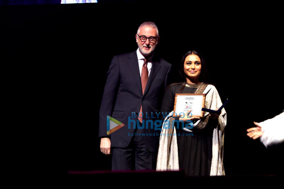 rani mukerji rajkumar hirani and richa chadha receive awards at indian film festival of melbourne awards 2018 4