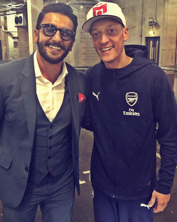 Ranveer Singh had a fanboy moment when he meets Arsenal star Mesut Ozil Ranveer Singh had a fanboy moment when he meets Arsenal star Mesut Ozil