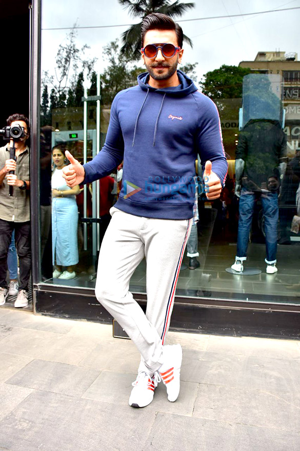 ranveer singh snapped at the jack and jones store in bandra 2