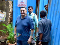 Rishi Kapoor snapped at his bunglow Krishnaraj
